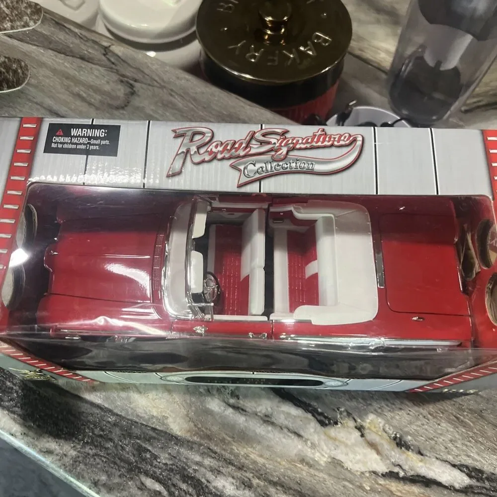 Road Legends 1:18 Die Cast 1958 Edsel Citation Red Convertible Car